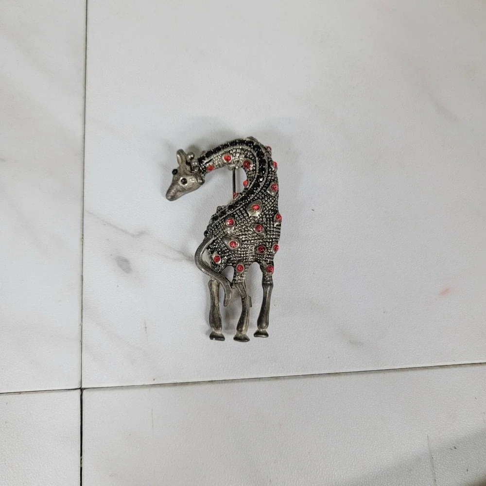 Vintage Giraffe Brooch Pin Figural Silver-Tone Stretch Twist 3D Red Enamel Spots